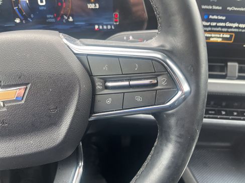 Used 2025 Chevrolet Equinox LT w/ Safety and Technology Package FWD image 18