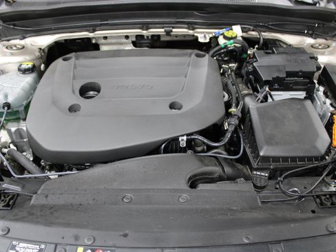 Used 2023 Volvo XC40 B4 Ultimate FWD image 38