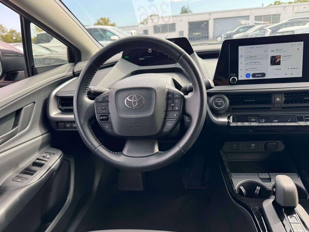 Used 2025 Toyota Prius LE FWD image 16