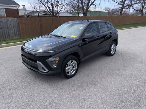 Used 2025 Hyundai Kona SE image 1