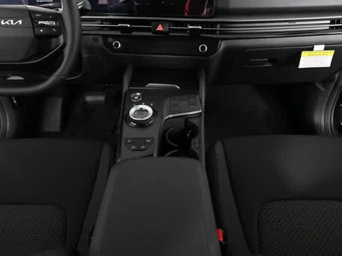 New 2026 Kia Sportage LX FWD image 14