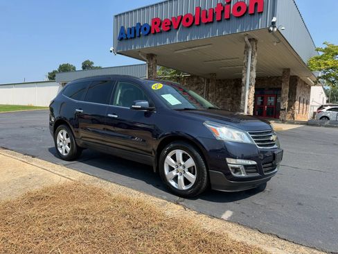 Used 2017 Chevrolet Traverse LT w/ Style and Technology Package AWD/4WD image 1
