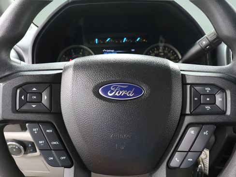 Used 2016 Ford F150 XLT w/ Trailer Tow Package RWD image 13