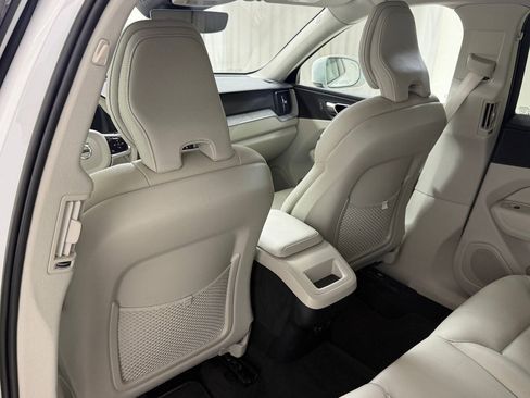 Used 2023 Volvo XC60 B5 Plus AWD/4WD image 25