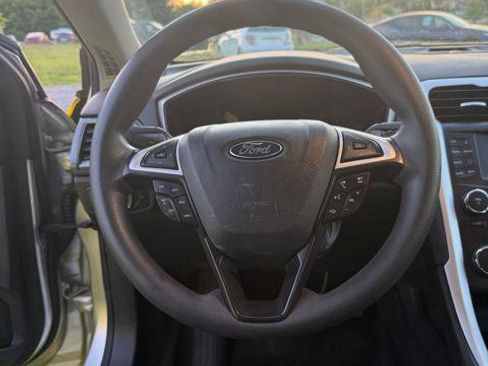 Used 2014 Ford Fusion SE FWD image 15