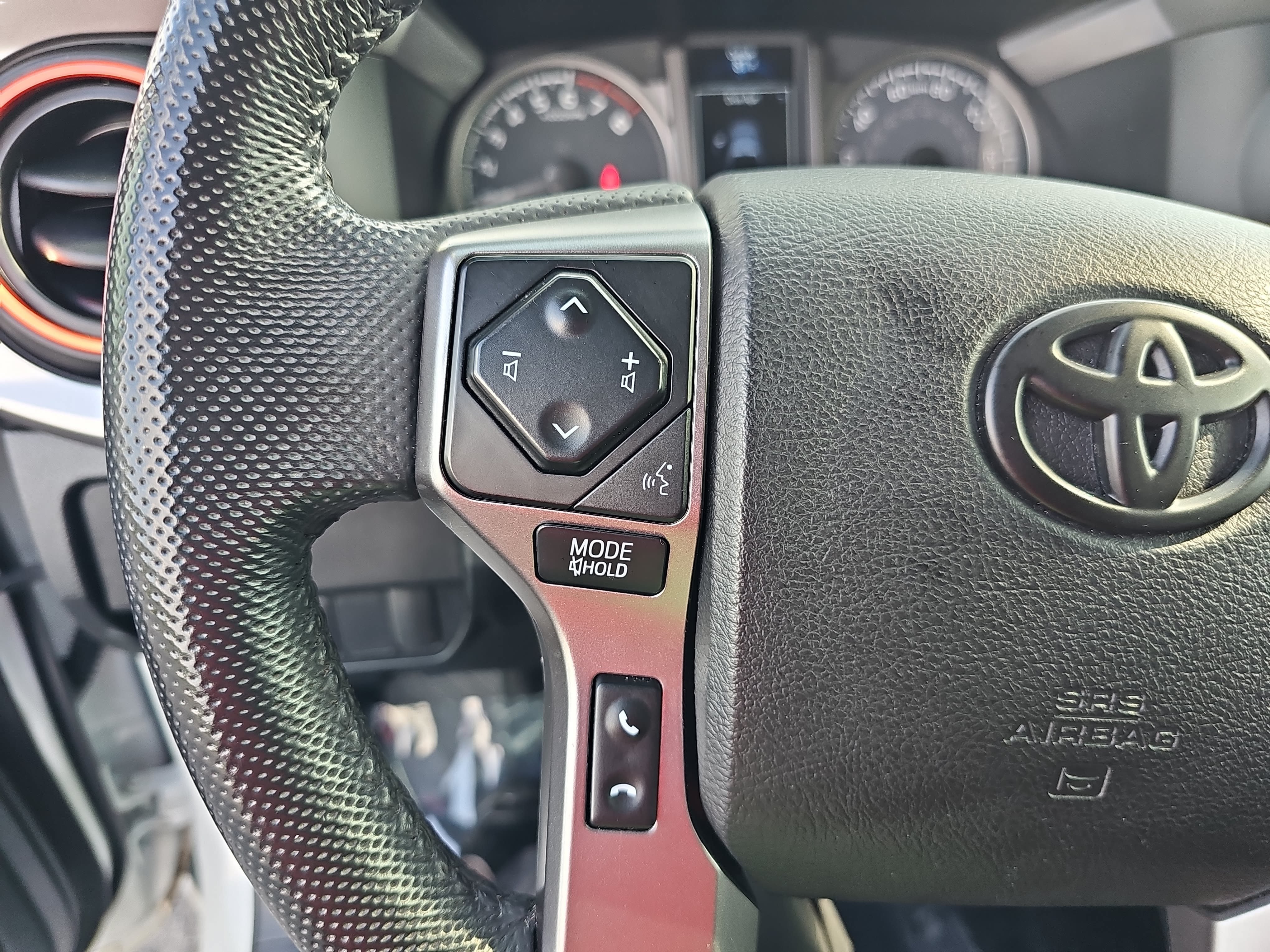 Used 2021 Toyota Tacoma SR5 RWD image 17