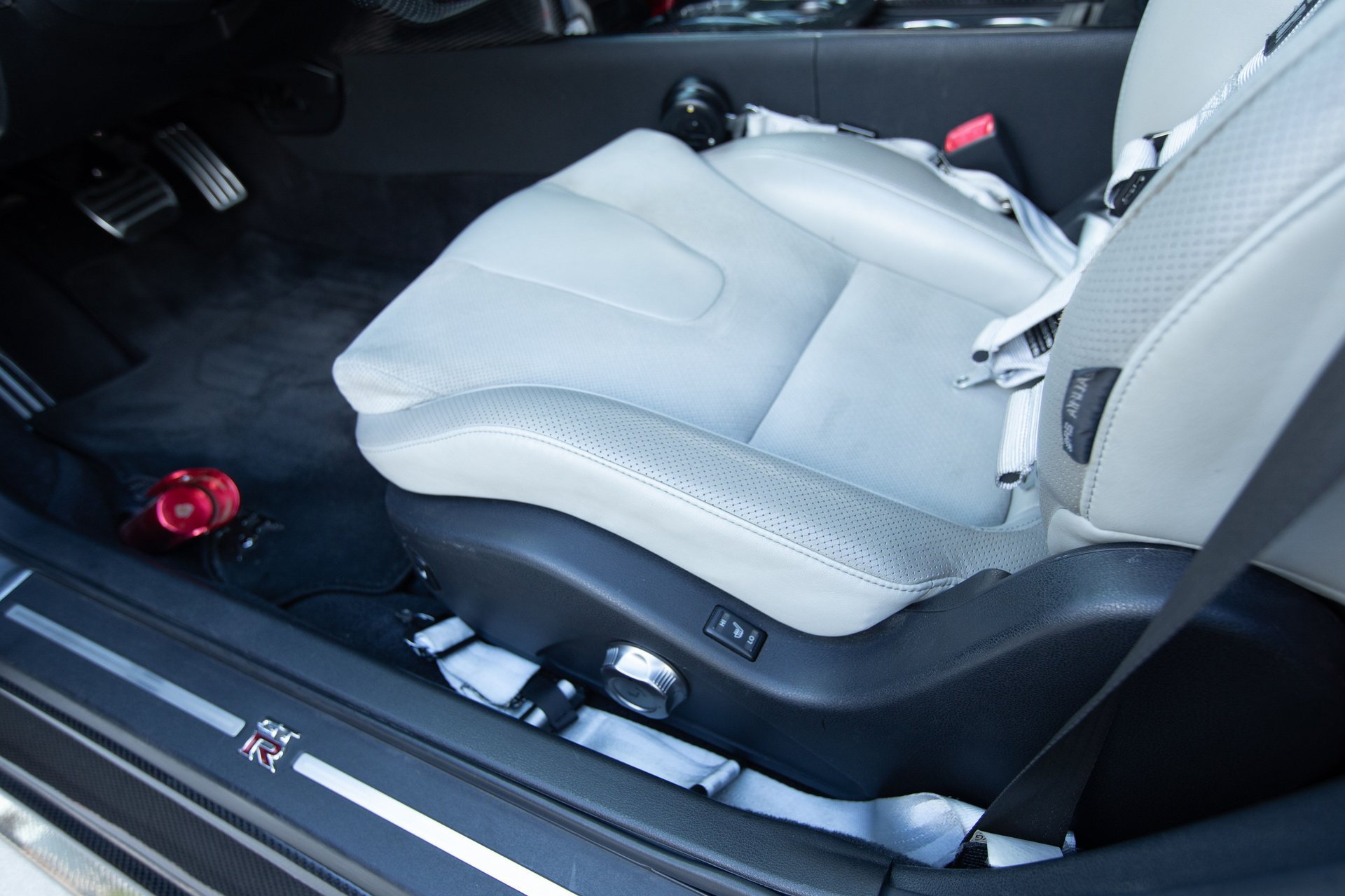 Used 2009 Nissan GT-R Premium AWD/4WD image 27