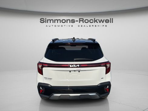 Used 2025 Kia Seltos S AWD/4WD image 4