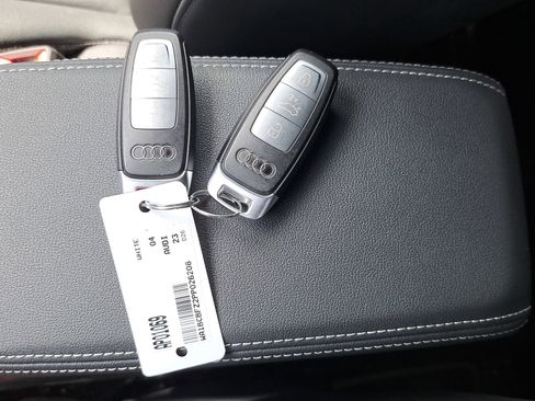 Used 2023 Audi Q4 e-tron Premium Plus w/ Premium Plus image 10