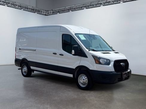 Used 2025 Ford Transit 250 148 Medium Roof Extended AWD image 3