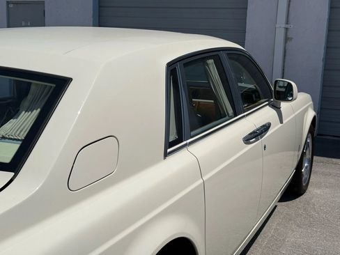 Used 2011 Rolls-Royce Phantom Sedan RWD image 16