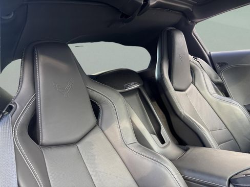 Used 2024 Chevrolet Corvette Stingray Coupe w/ Z51 Performance Package image 19