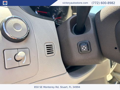 Used 2011 Cadillac DTS Premium image 37