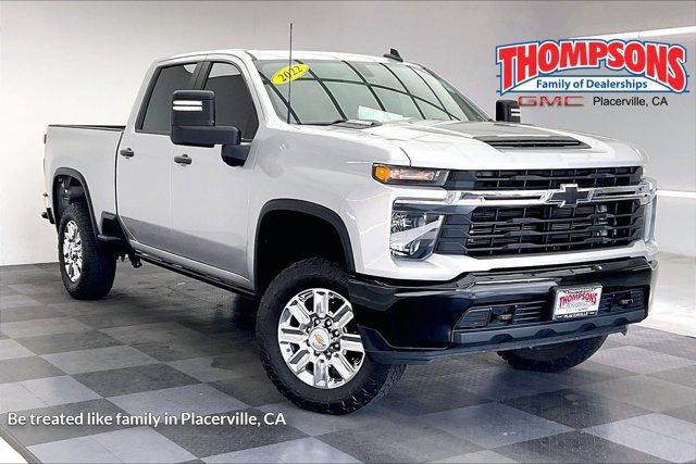 Used 2022 Chevrolet Silverado 2500 Custom w/ Custom Value Package AWD/4WD image 1