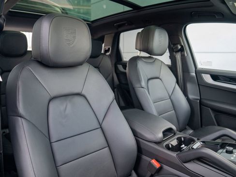 Certified 2025 Porsche Cayenne image 27