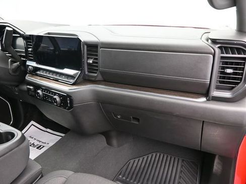 Used 2025 Chevrolet Silverado 1500 LT AWD/4WD image 40