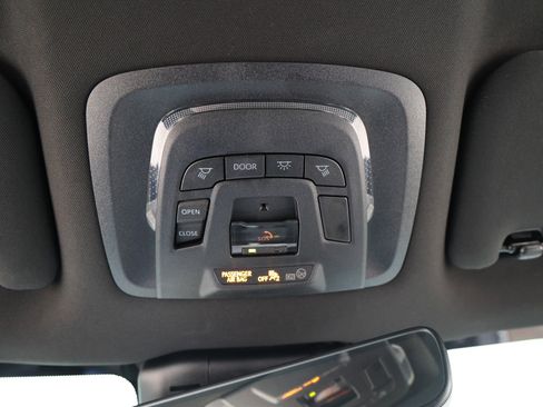 Used 2025 Toyota Crown Platinum image 23