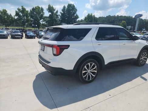 Used 2025 Ford Explorer ST-Line AWD/4WD image 15