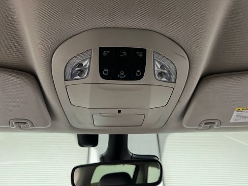 Used 2021 Chrysler Pacifica Touring-L FWD image 72