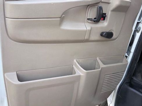Used 2011 Chevrolet Express 2500 RWD image 36