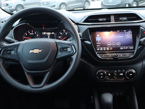 Used 2023 Chevrolet TrailBlazer LT w/ Convenience Package image 13