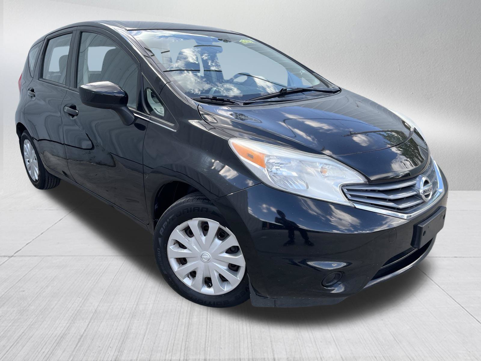 Used 2015 Nissan Versa Note SV FWD image 3
