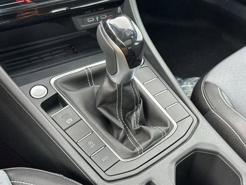 New 2025 Volkswagen Jetta SE image 32