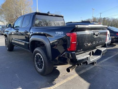 Used 2024 Toyota Tacoma TRD Off-Road image 2