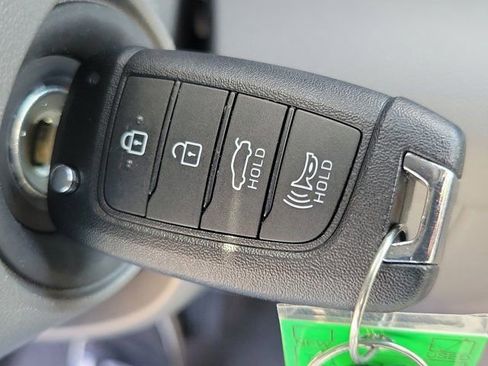 Used 2026 Hyundai Elantra SE image 28