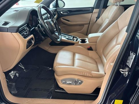 Used 2023 Porsche Macan AWD/4WD image 6
