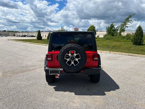 Used 2022 Jeep Wrangler Unlimited Rubicon w/ Cold Weather Group AWD/4WD image 6