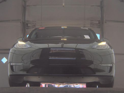 Used 2023 Tesla Model Y Performance AWD/4WD image 4