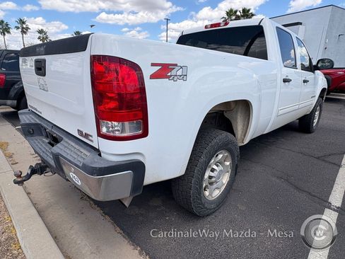 Used 2009 GMC Sierra 2500 SLE w/ Convenience Package image 3