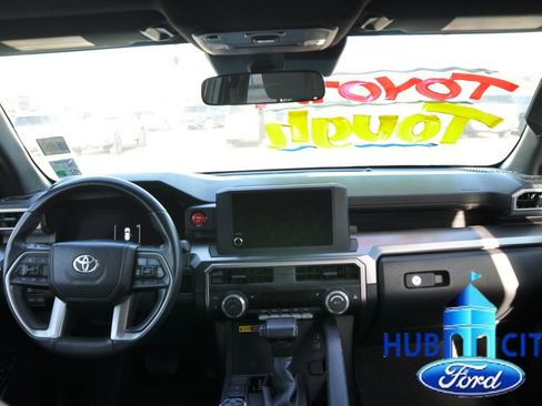 Used 2025 Toyota 4Runner 4WD image 18