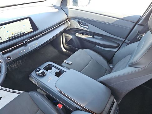 Used 2025 Nissan Ariya FWD image 32