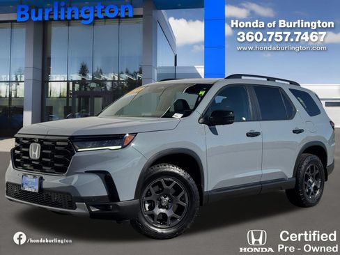 Certified 2025 Honda Pilot TrailSport image 1