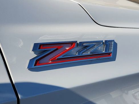 Used 2023 Chevrolet Tahoe Z71 w/ Z71 Off-Road Package image 9