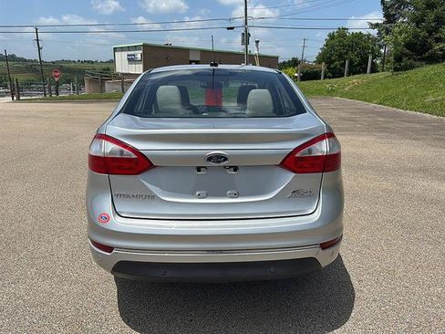 Certified 2017 Ford Fiesta Titanium FWD image 3