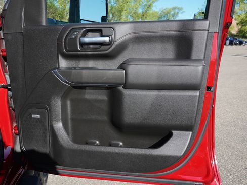 Used 2023 GMC Sierra 2500 AT4 w/ AT4 Preferred Package AWD/4WD image 12