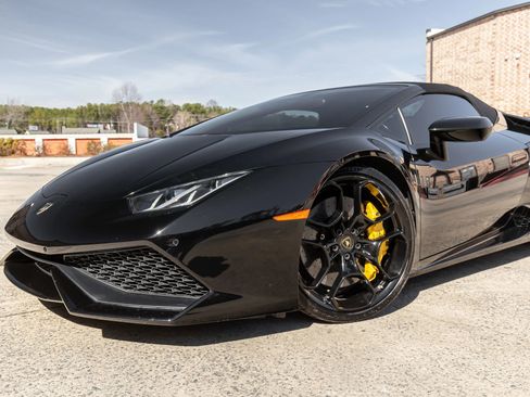 Used 2017 Lamborghini Huracan LP 610-4 image 3