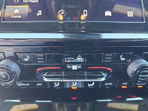 New 2025 Jeep Grand Cherokee Altitude image 20