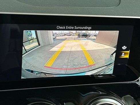 Used 2021 Mercedes-Benz GLB 250 4MATIC image 24
