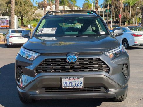 Used 2023 Toyota RAV4 XLE image 2