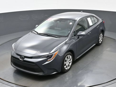 Used 2025 Toyota Corolla LE w/ Convenience Package FWD image 35