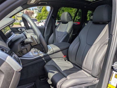 Used 2022 BMW X5 xDrive45e w/ Executive Package image 27