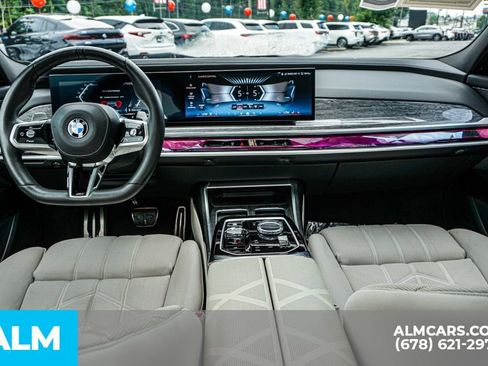 Used 2024 BMW 760i xDrive w/ Premium Package image 25
