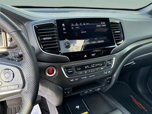 Used 2024 Honda Passport TrailSport image 13