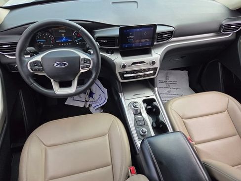 Used 2020 Ford Explorer XLT w/ Equipment Group 202A AWD/4WD image 10
