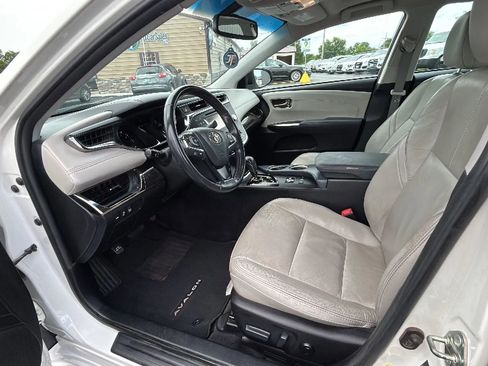 Used 2013 Toyota Avalon XLE Touring FWD image 2