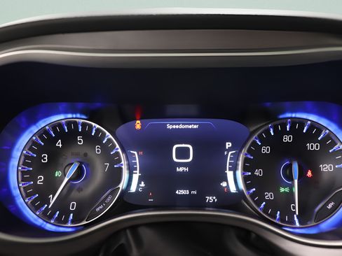 Used 2025 Chrysler Pacifica Select FWD image 12